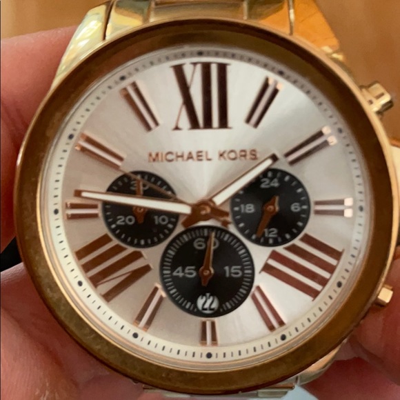 Gold Michael Kors Watch - Picture 5 of 7